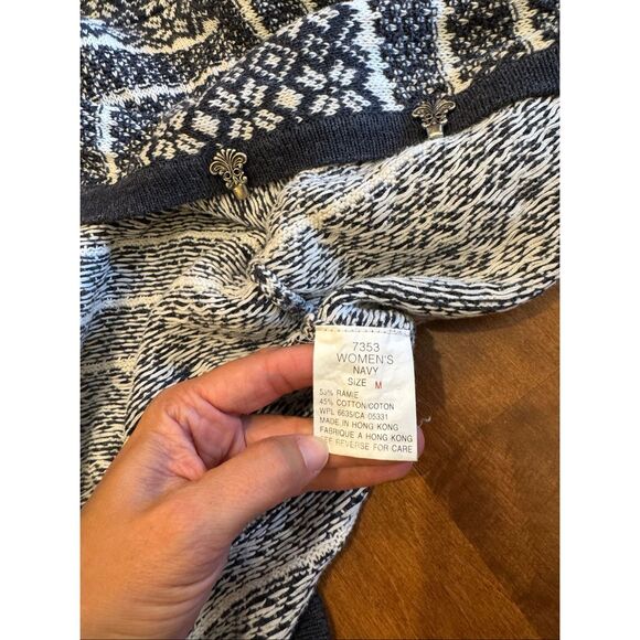 Woman’s John Rich and Broa Woolrich cardigan size medium - Picture 7 of 7